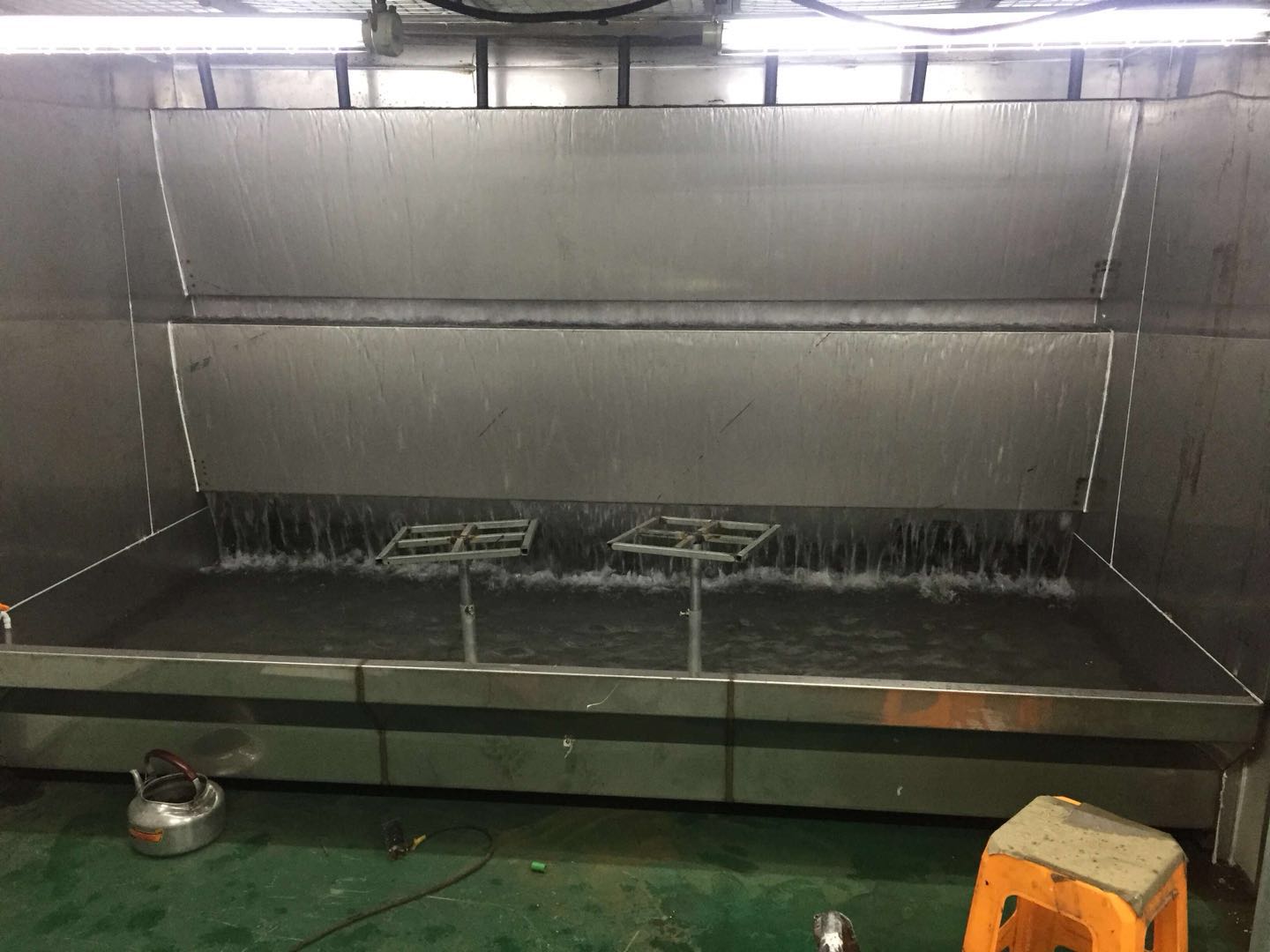 不锈钢水帘喷漆柜